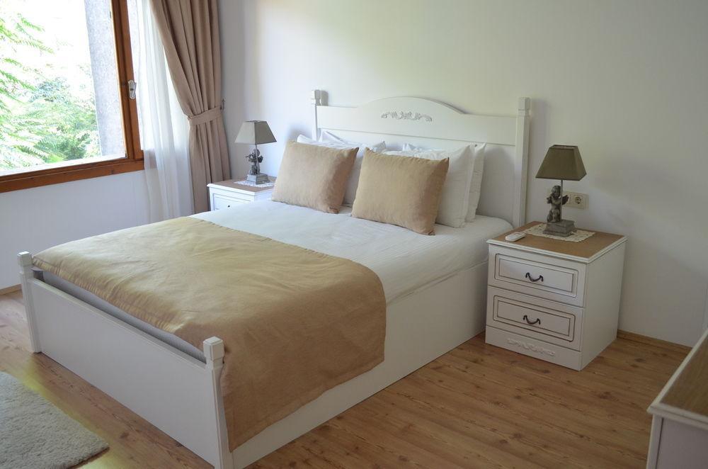 Old Town Deluxe Flats Aparthotel Анталия Екстериор снимка