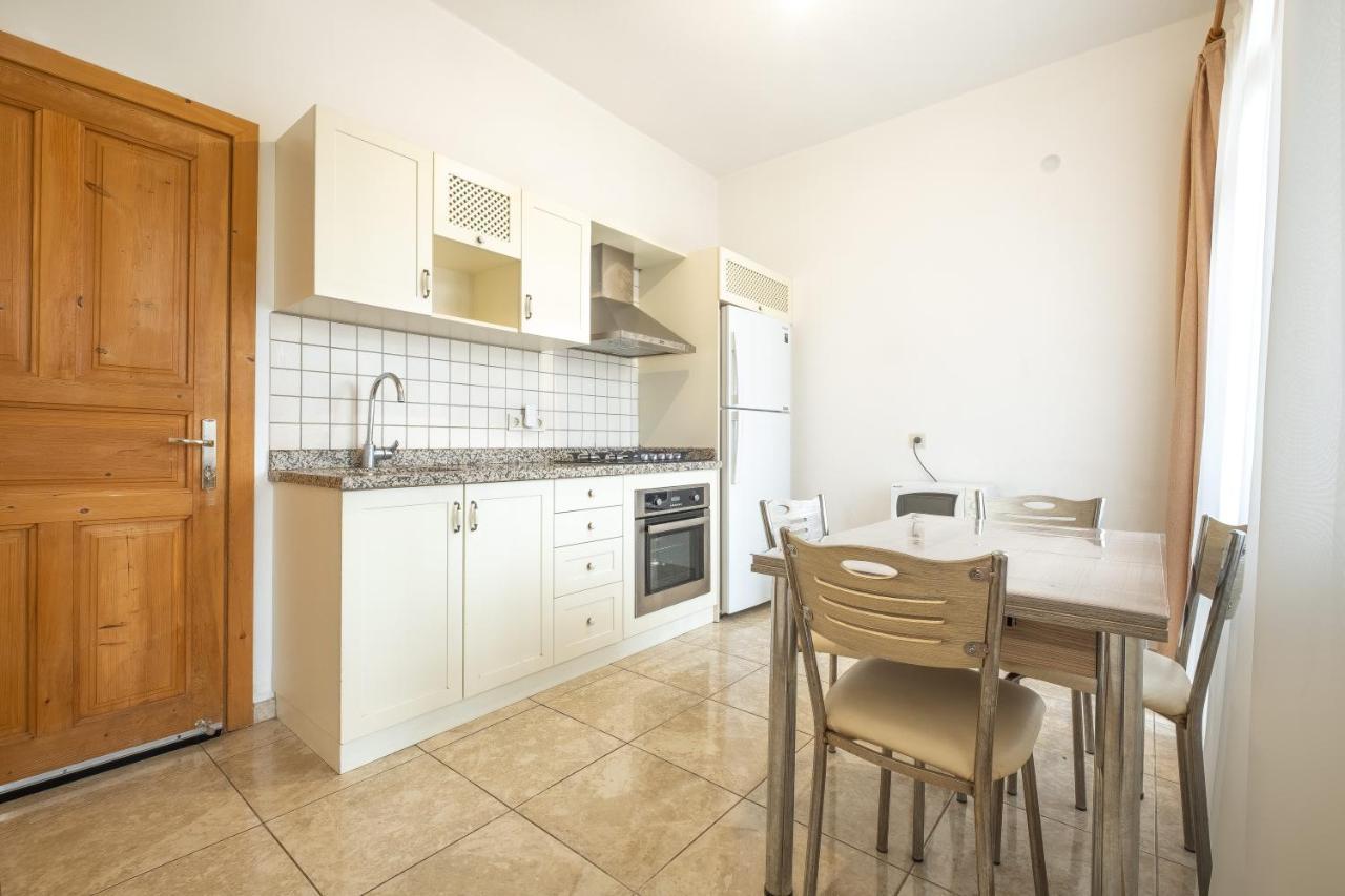 Old Town Deluxe Flats Aparthotel Анталия Екстериор снимка
